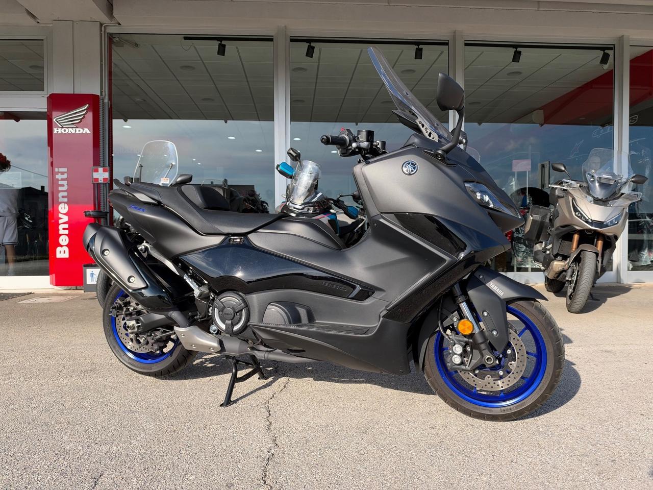 Yamaha T Max 560