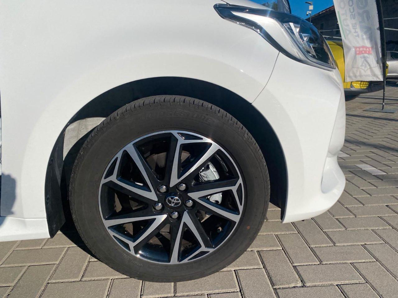Toyota Yaris 1.5h Lounge