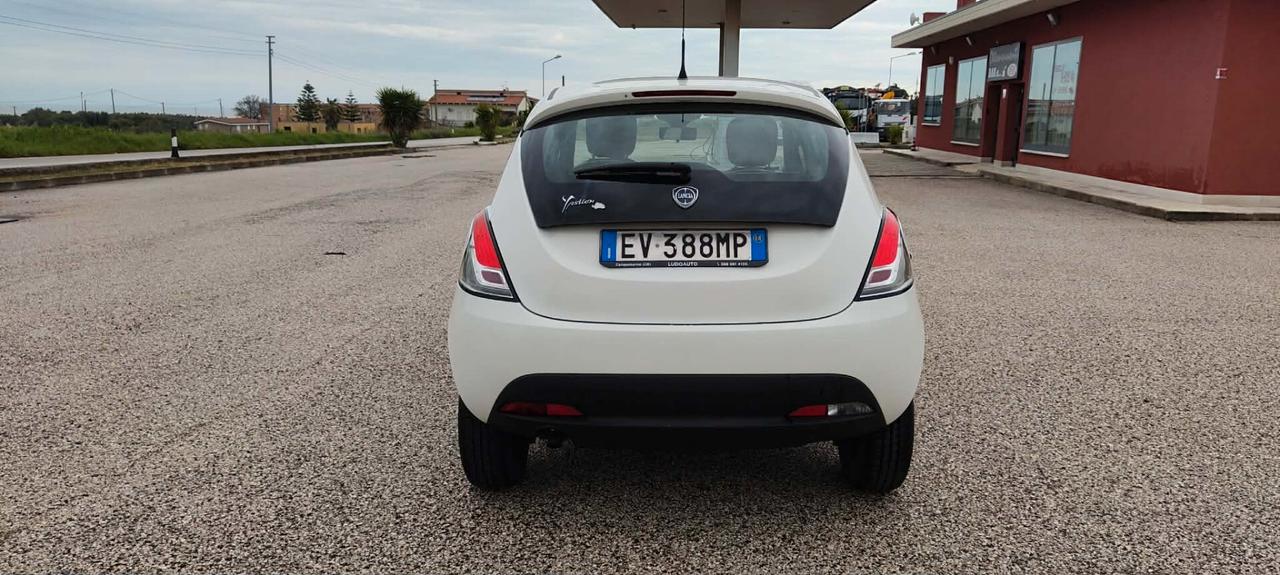 Lancia Ypsilon 0.9 TwinAir 85 CV 5 porte Metano Ecochic Gold