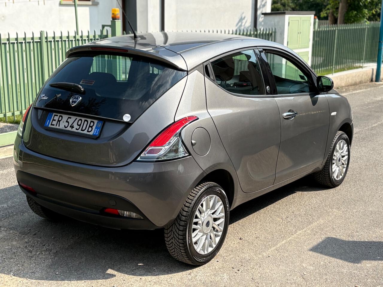 Lancia Ypsilon 0.9 TwinAir Metano Ecochic Gold 2013