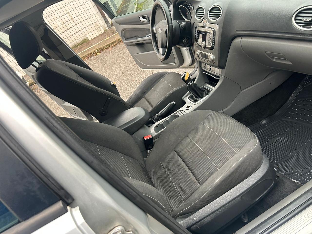 Ford Focus 1.6 (115CV) 5p. Bz.- GPL Titanium