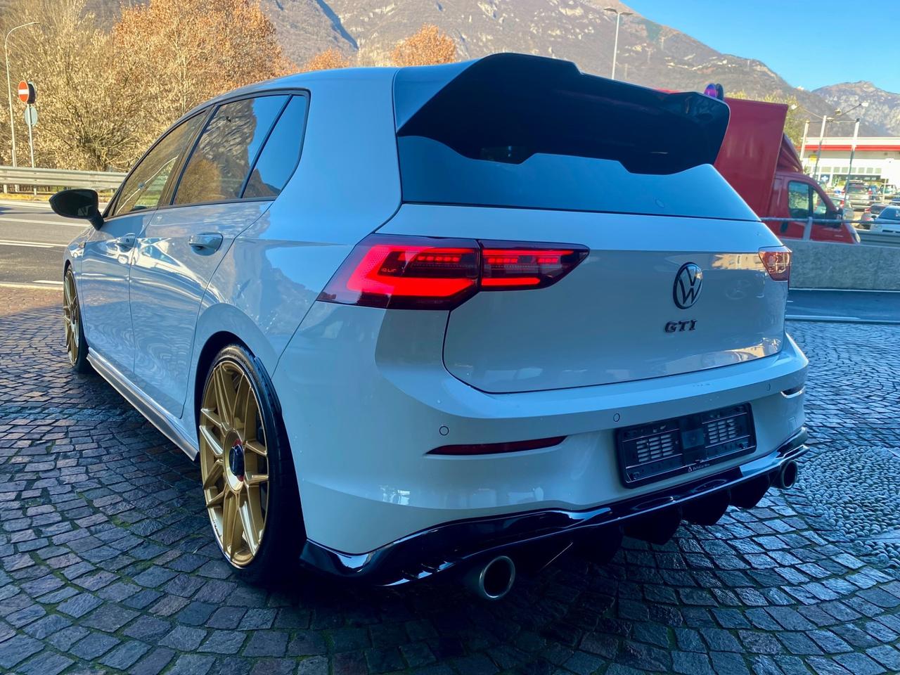 Volkswagen Golf GTI 2.0 TSI DSG 19” IQ-LIGHT Fendinebbia