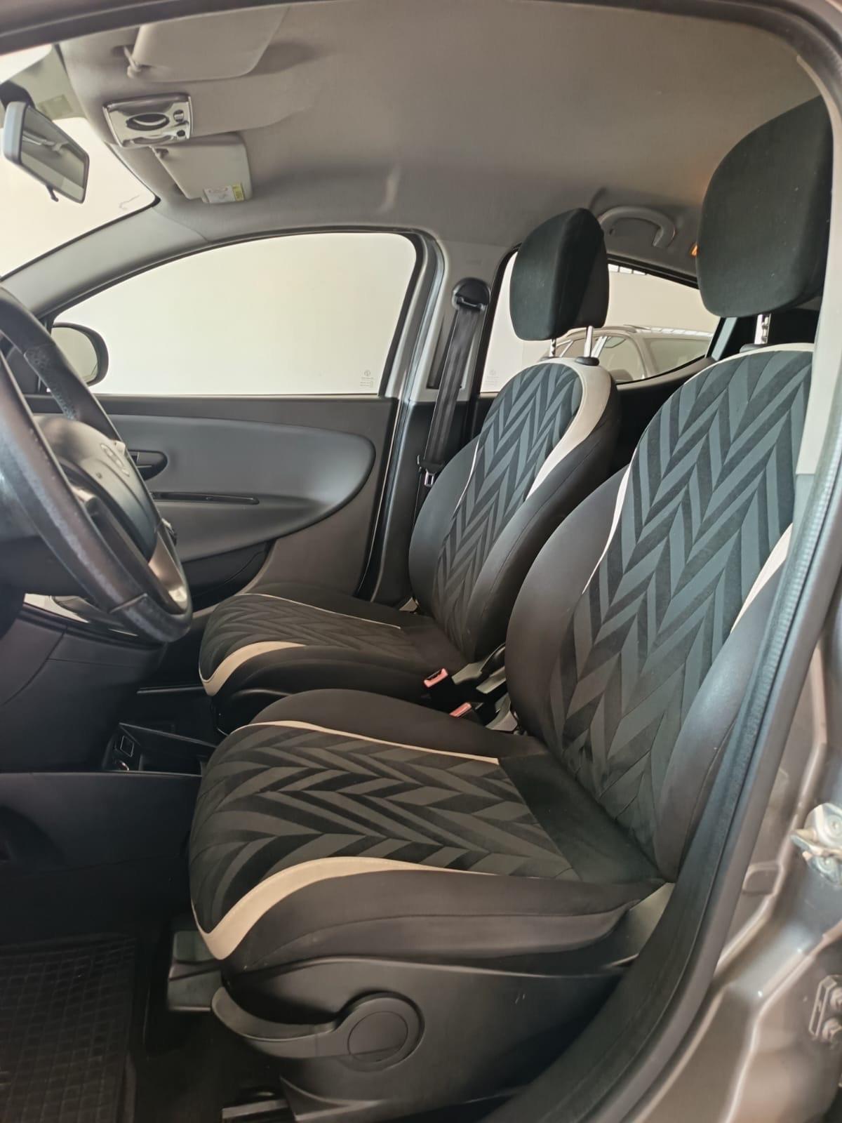 Lancia Ypsilon 1.2 69 CV 5 porte GPL Ecochic Platinum