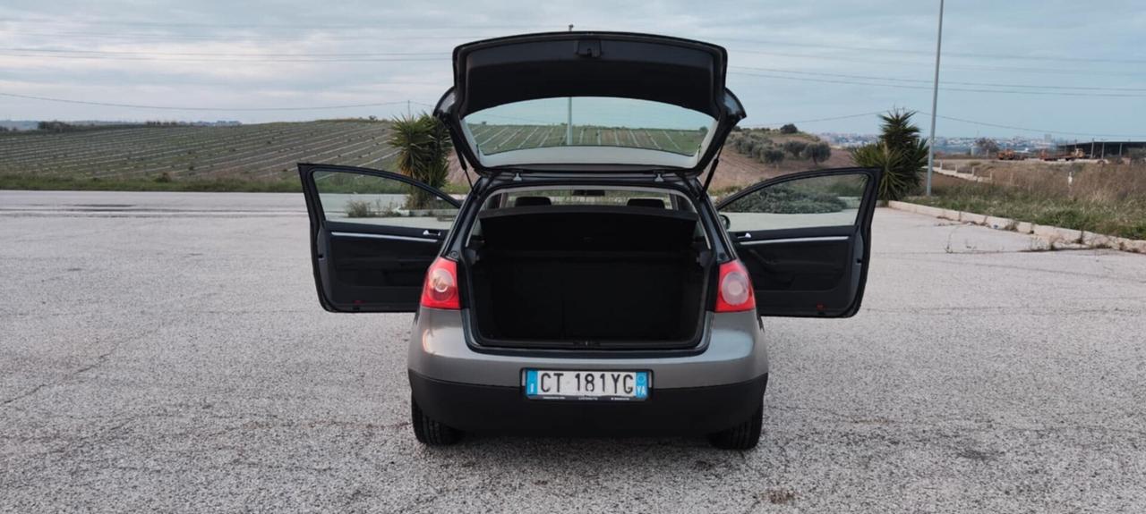 Volkswagen Golf 2.0 16V TDI 3p. Sportline