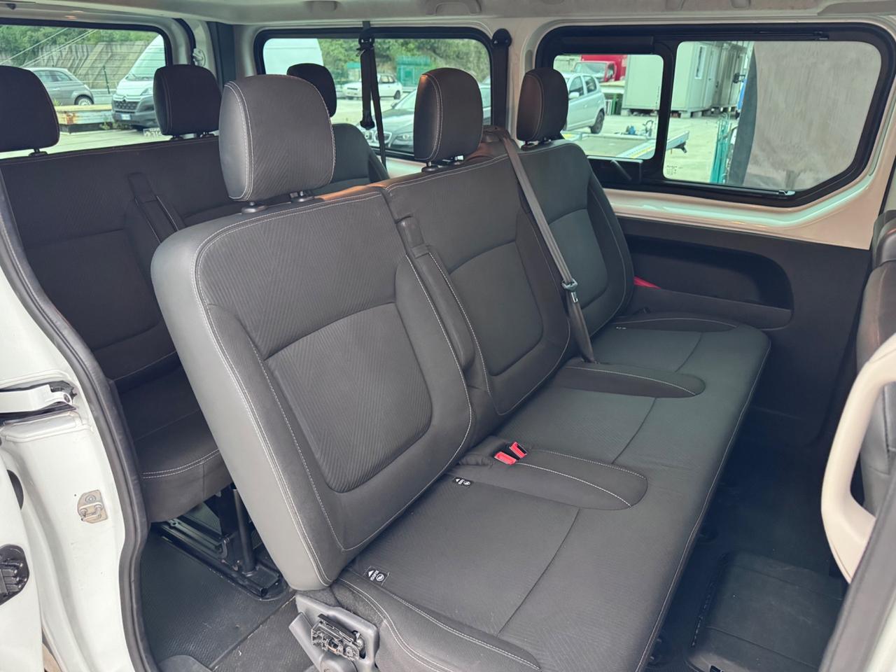 Renault Trafic T29 2.0 DCI EU6 PASSO LUNGO 9p +IVA