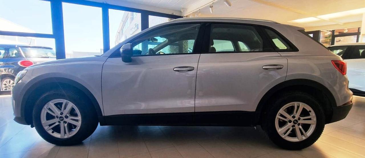 Audi Q3 40 TDI quattro S tronic Business Advanced