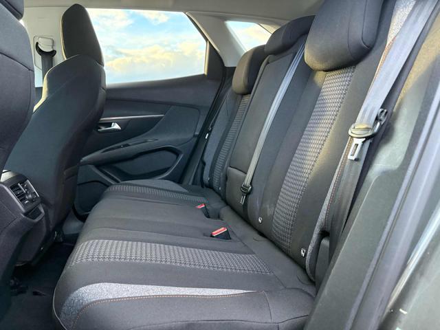 PEUGEOT 3008 BlueHDi 120 S&S Business