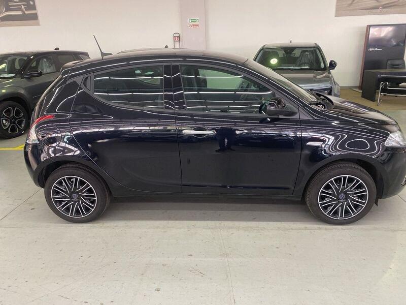 Lancia Ypsilon III 2015 1.0 firefly hybrid Gold s&s 70cv 5p.ti