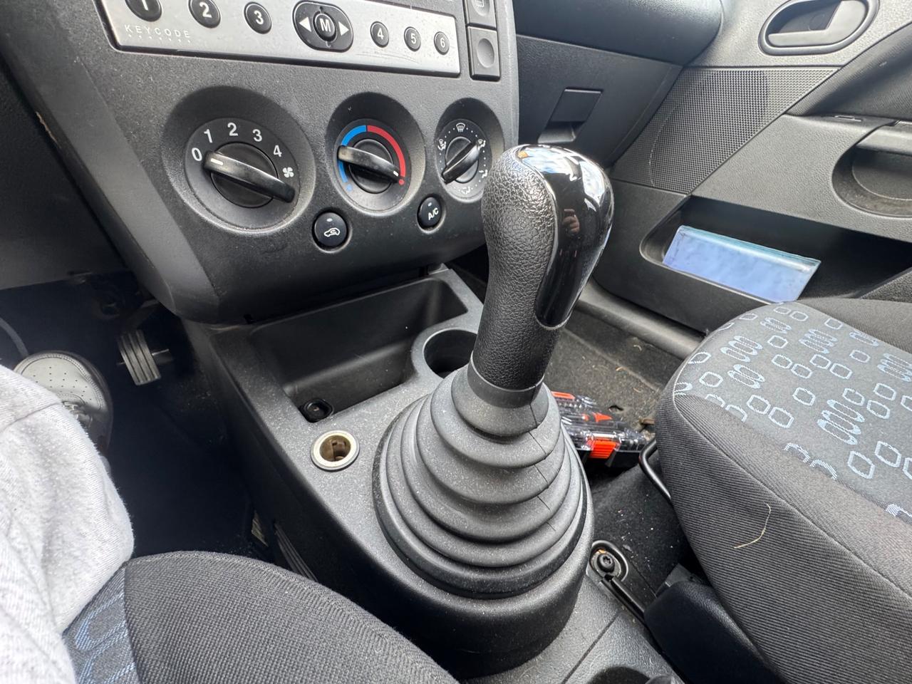 FORD FIESTA 1.2 BENZINA NEO PATENTATI KM REALI