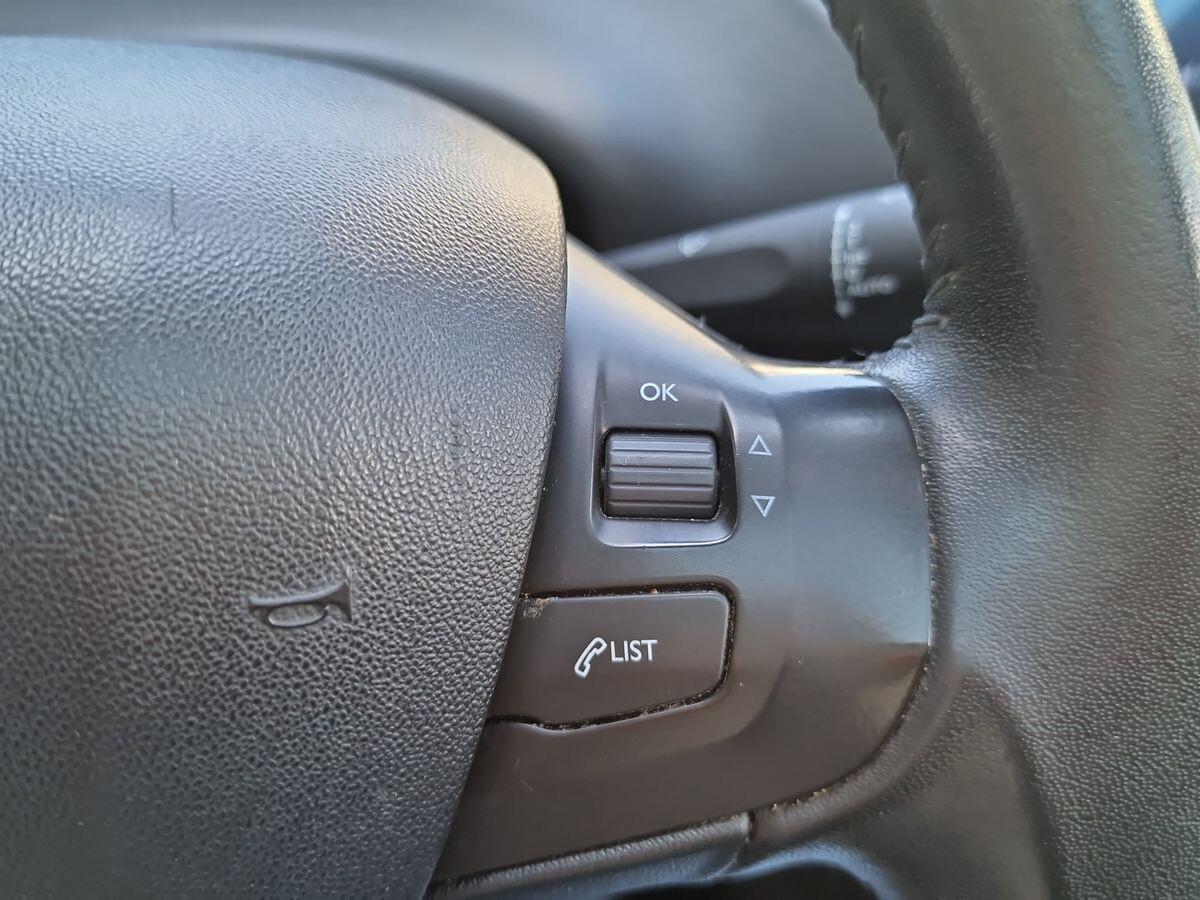 PEUGEOT 208 1.4 B/GPL ALLURE
