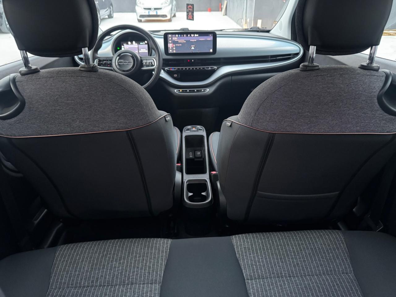 Fiat 500 500e Berlina 42 kWh La Prima