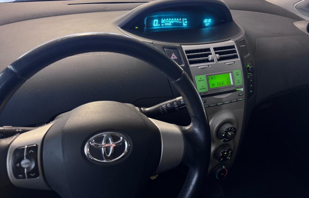 Toyota Yaris 1.0 3 porte Sol