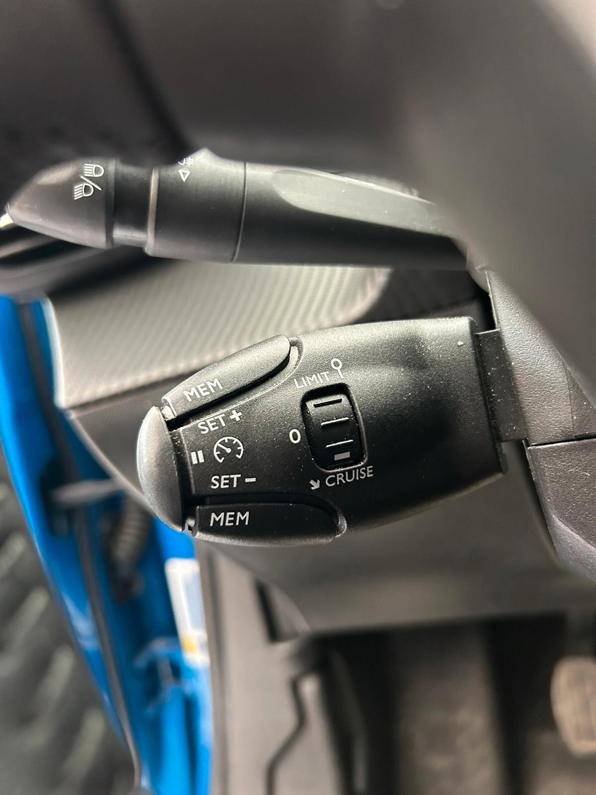 Peugeot 2008 PureTech 100 S&S Allure