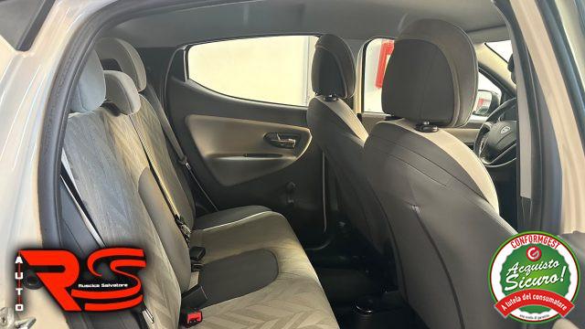 LANCIA Ypsilon 1.2 69 CV 5 porte Gold Adatta Neopatentati