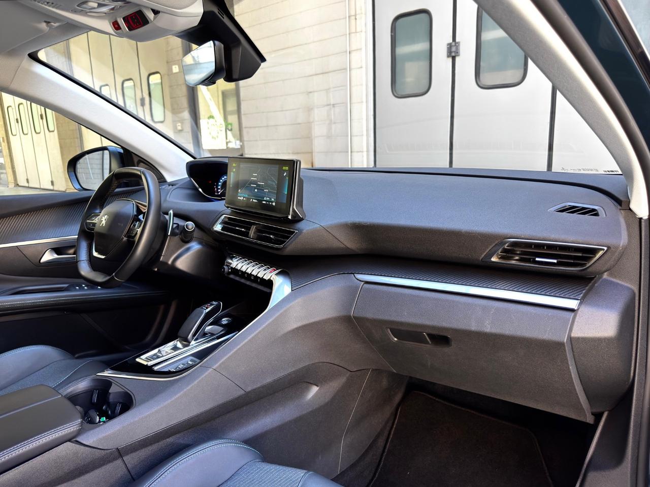 Peugeot 3008 Hybrid 225 e-EAT8 Allure