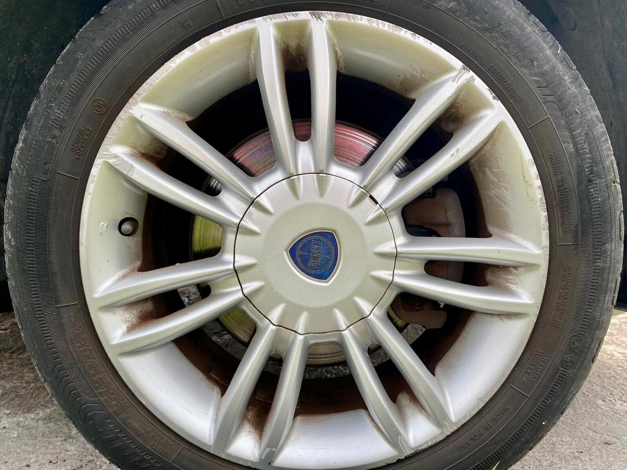 Lancia Ypsilon 1.3 MJT 75 cv. Unyca