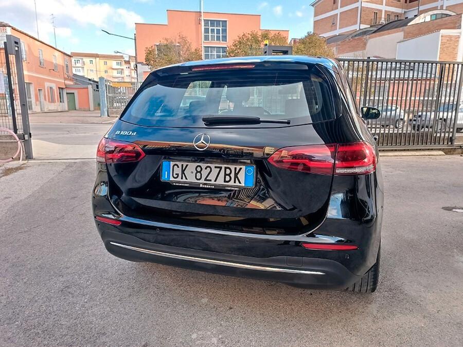 Mercedes-benz B 180 Premium Navi, Tetto Panoramico, Fari FULL LED!