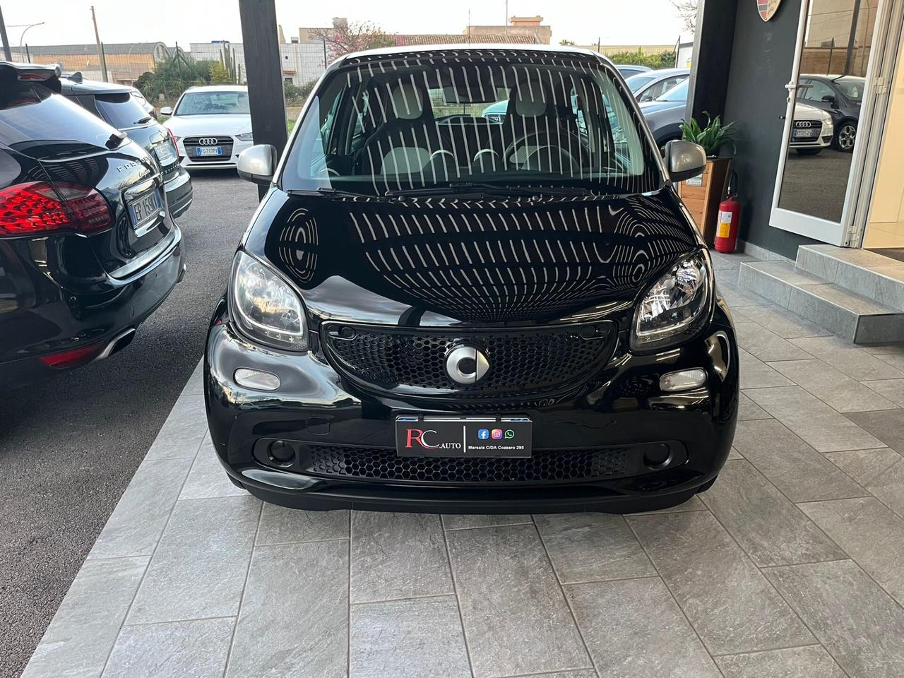 Smart ForFour 70 1.0 Passion Adatta A Neopatentati