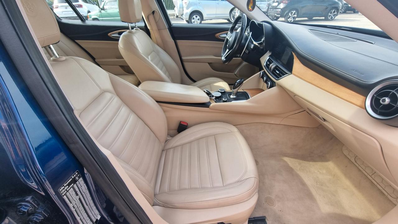 Alfa Romeo Giulia 2.2 Turbodiesel 180 CV AT8 Business Sport Launch Ed.