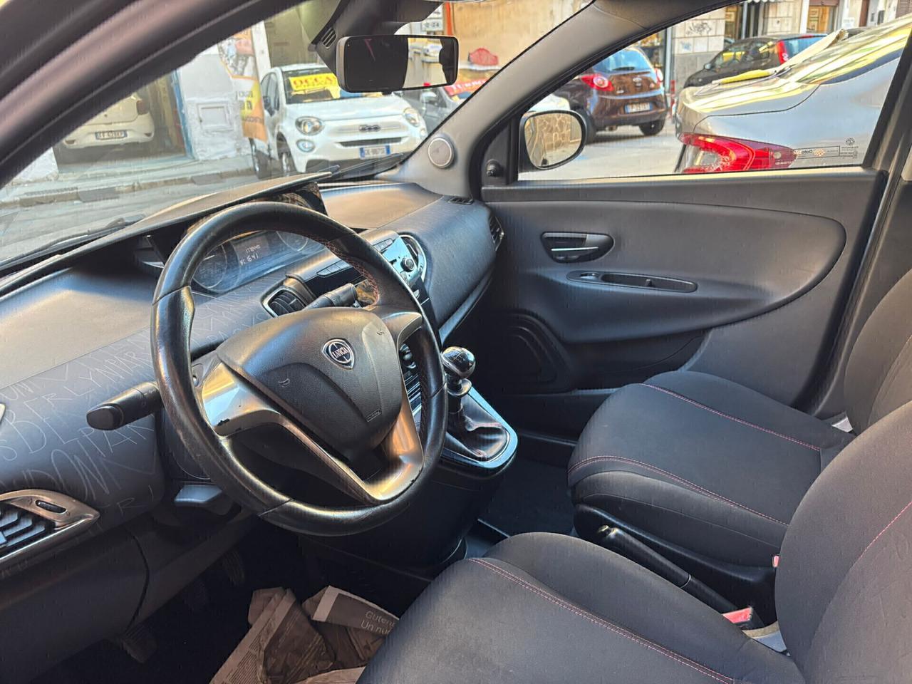 Lancia Ypsilon 1.2 69 CV Elefantino NEOPATENTATI FINANZIABILE