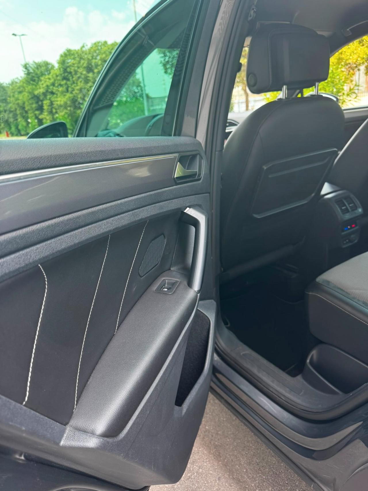 Volkswagen Tiguan 2.0 TDI SCR DSG 4MOTION Rline