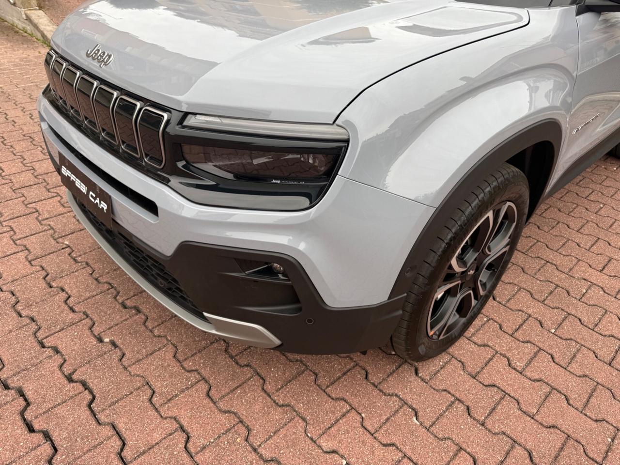 Jeep Avenger 1.2 e-Hybrid 110 cv MHEV Summit