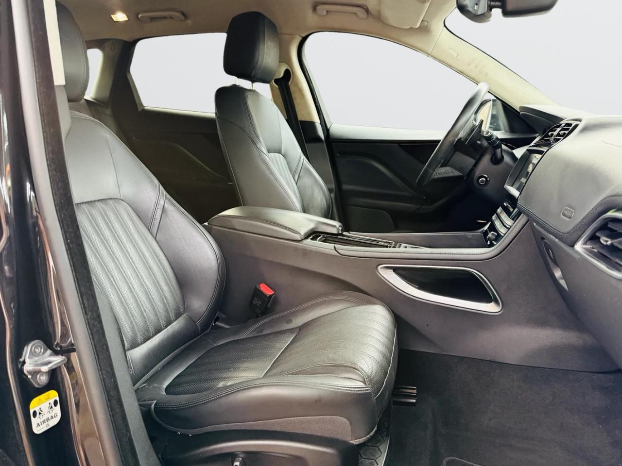 Jaguar F-Pace 2.0 D 180 CV AWD aut. Portfolio