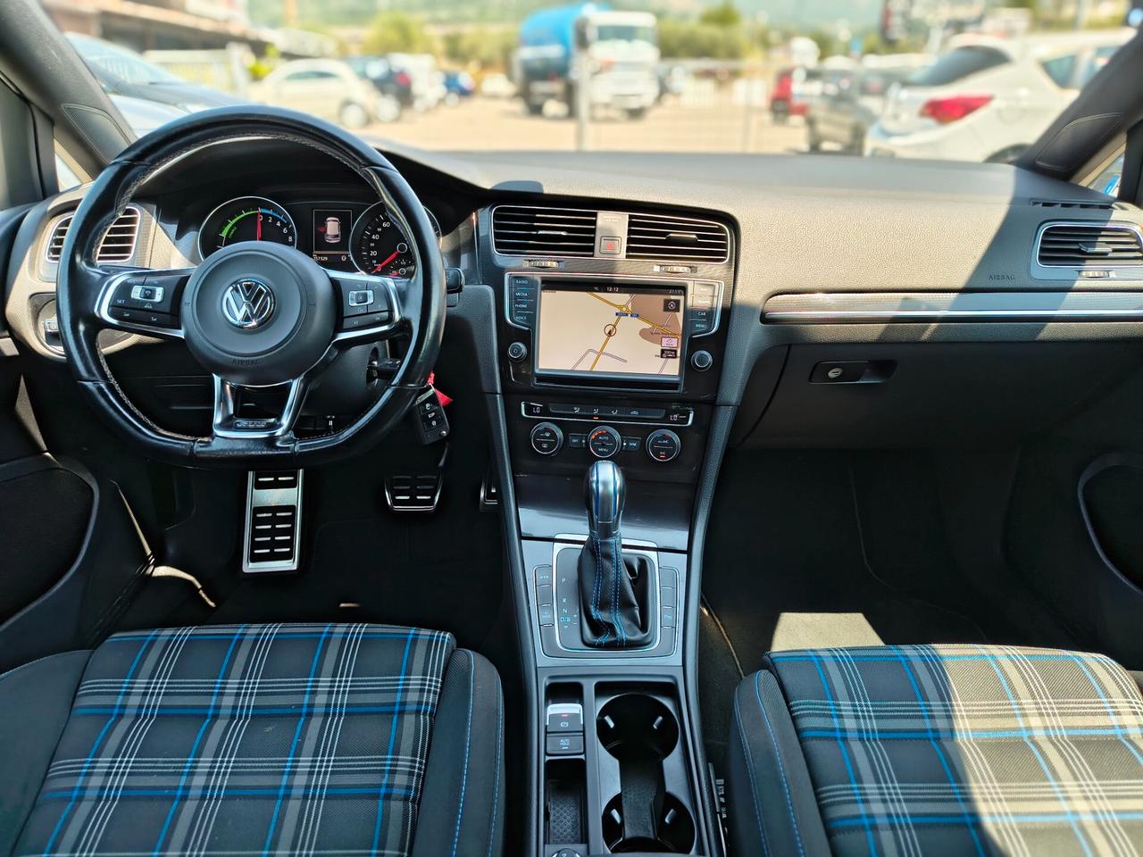 VW Golf GTE 1.4 TSI DSG Plug-In-Hybrid