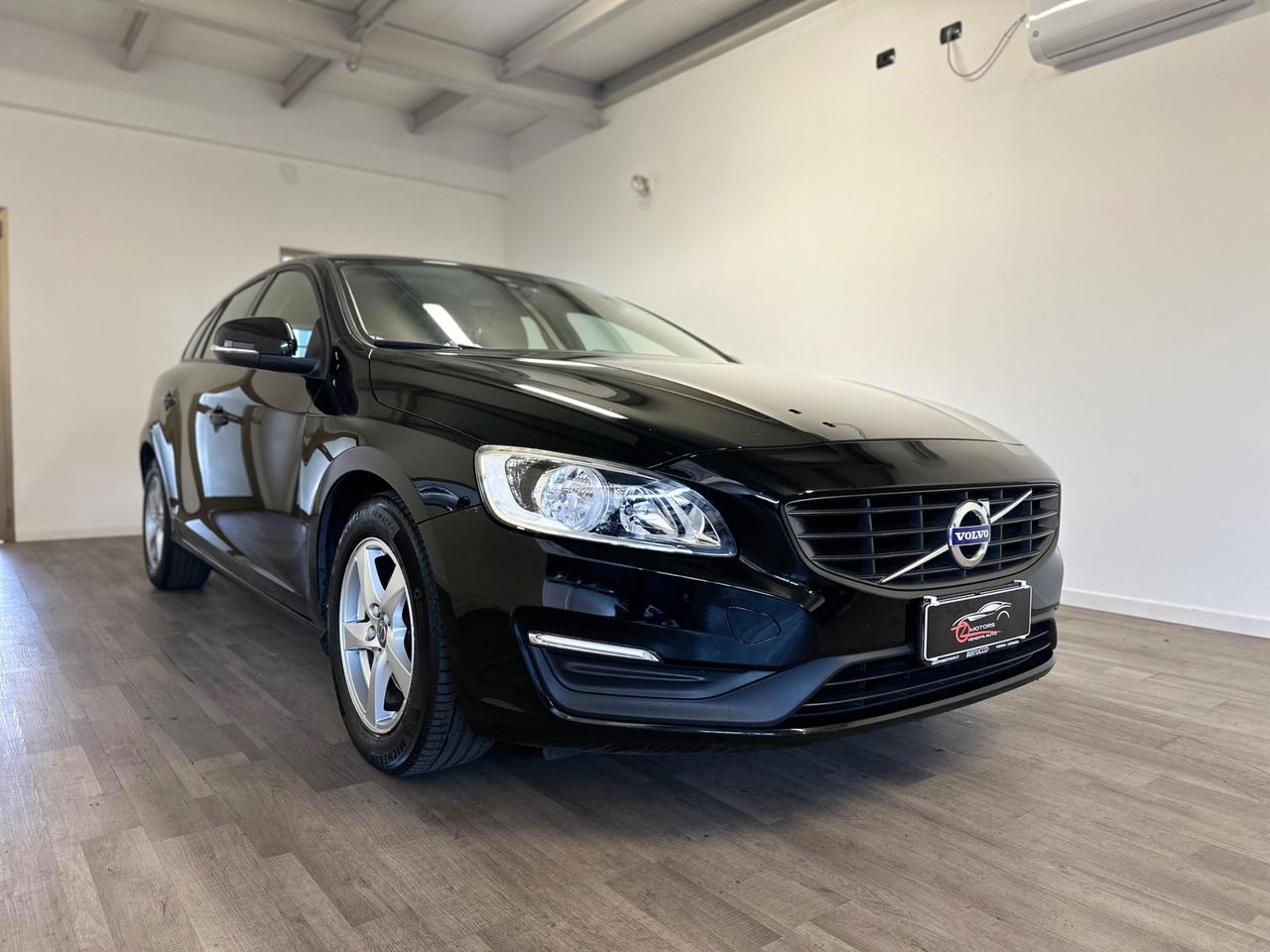 Volvo V60 D2 Momentum EURO 6