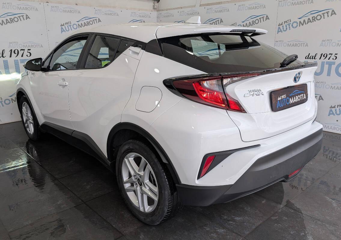 Toyota C-HR 1.8h Business e-cvt AUTOCARRO N1 !