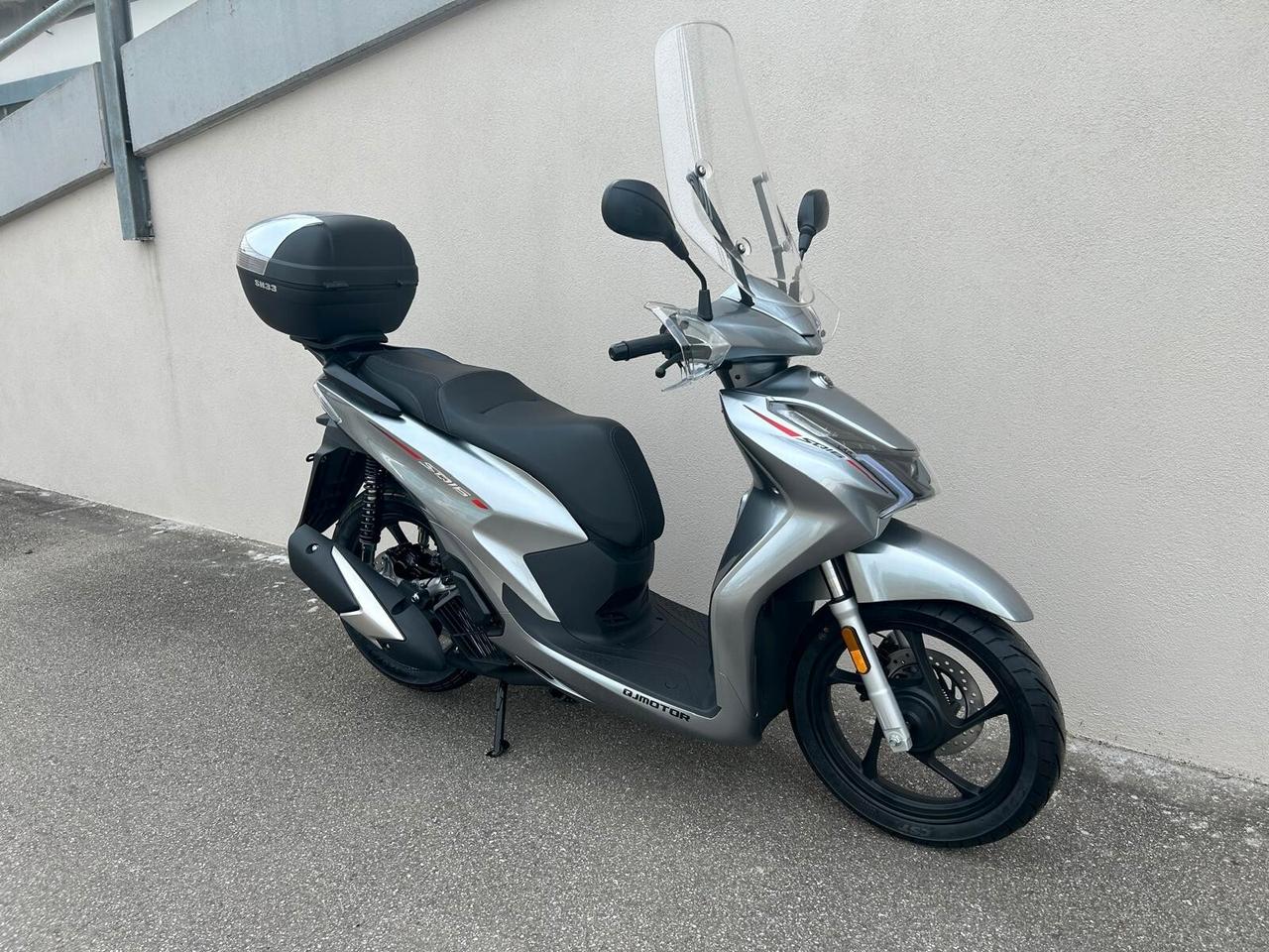 QJ scooter 125. SQ 16 SILVER