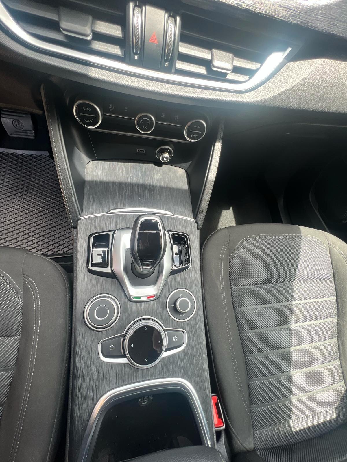 Alfa Romeo Stelvio 2.2 Turbodiesel 160 CV AT8 RWD Business