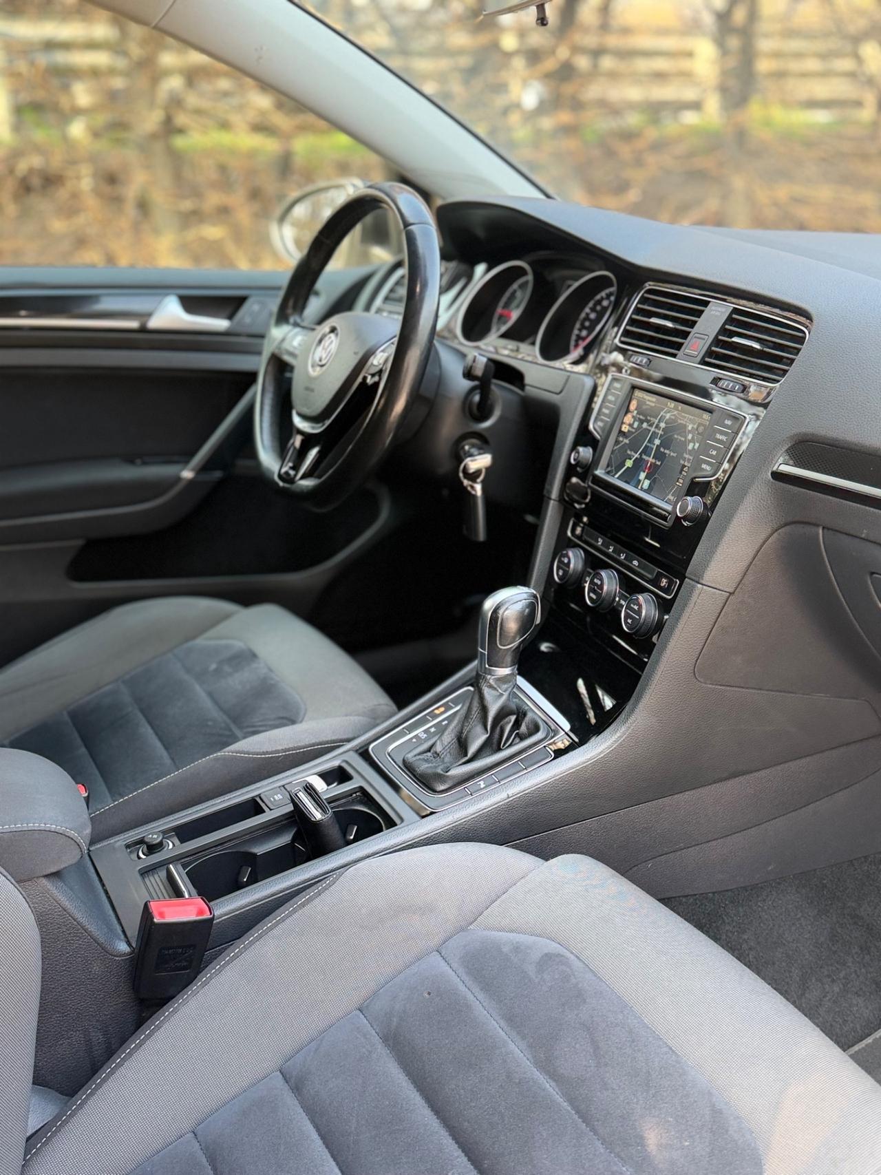 Volkswagen Golf 1.6 TDI DSG 5p. Highline ok neopatentati