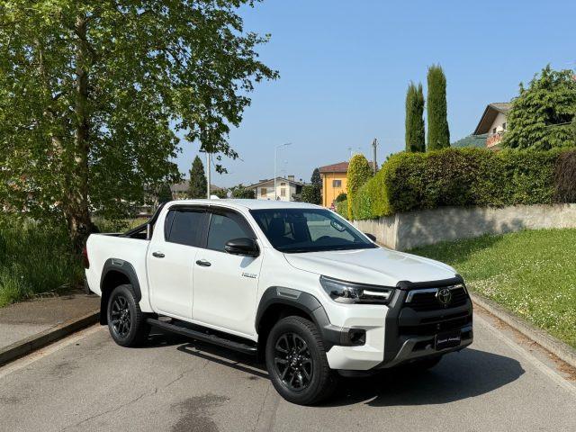 TOYOTA Hilux 2.8 D A/T 4WD Double Cab Invincible IVA ESPOSTA
