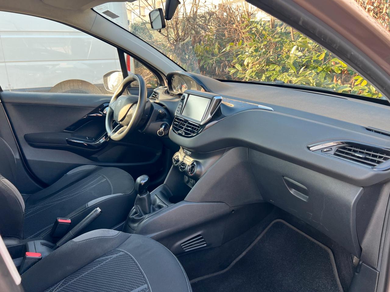 Peugeot 208 1.4 HDi 68 CV 5 porte