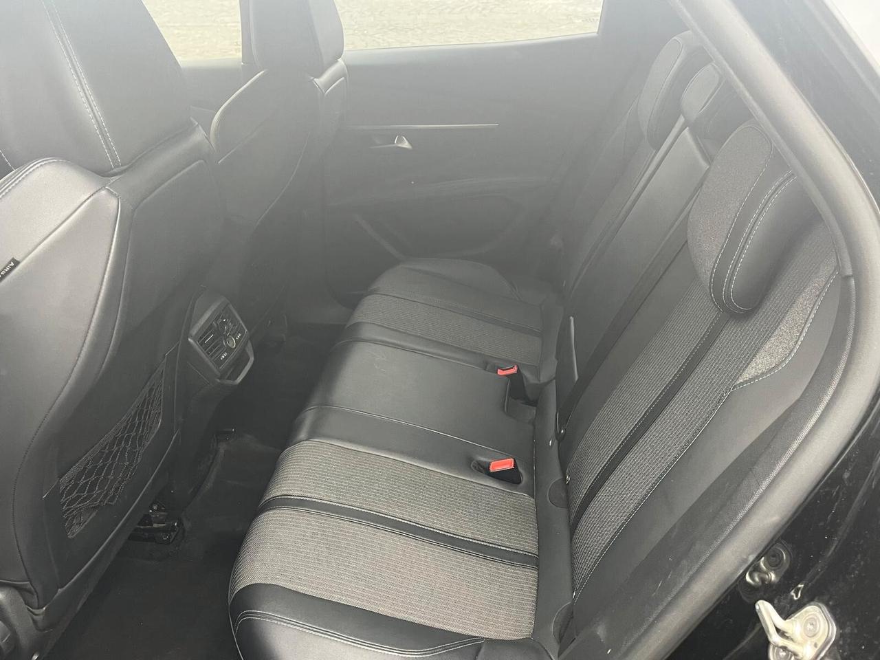 Peugeot 3008 BlueHDi 130 S&S EAT8 Allure Pack