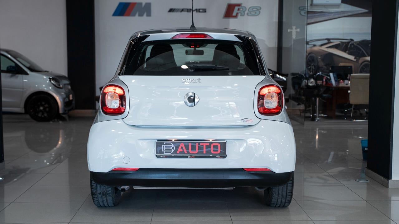 Smart ForFour 1.0 YOUNGSTER 71 CV TWINAMIC AUTO NAVI PELLE FULL