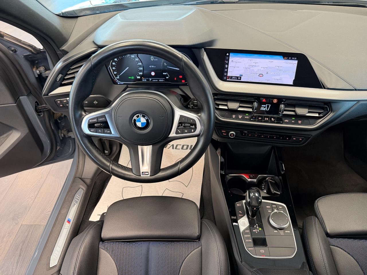 Bmw 118 118d 5p. Msport
