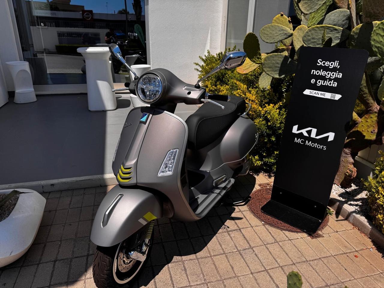 VESPA 300 GTS SUPER TECH KM0