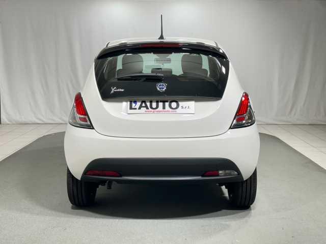 Lancia Ypsilon 1.0 FireFly 5 porte S&S Hybrid Silver Plus 5 posti