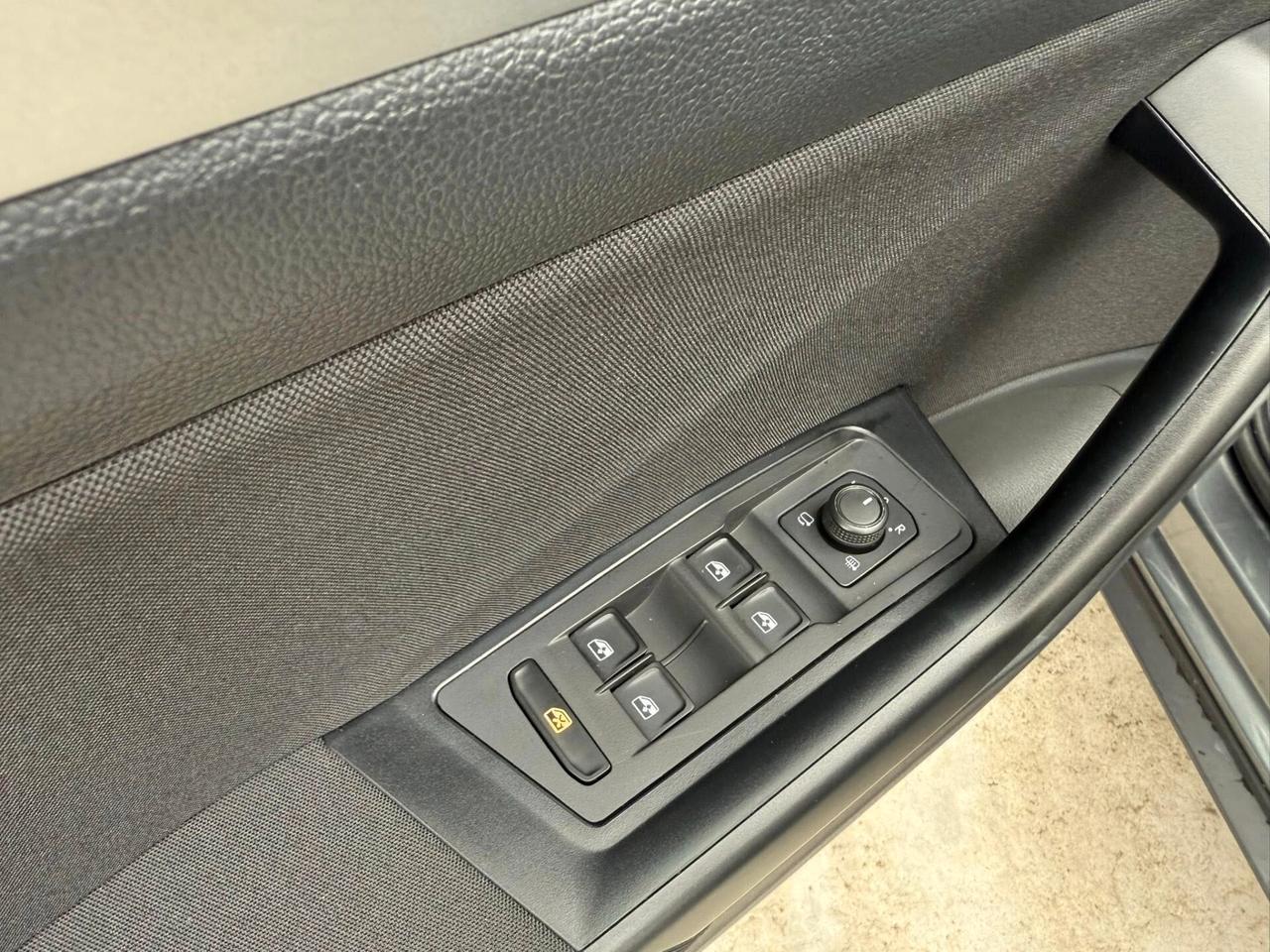 Volkswagen T-Roc 2.0 TDI 116 CV -LIFE- FARI LED