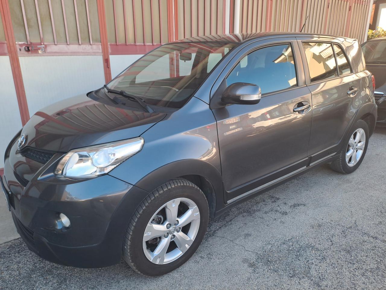 Toyota Urban Cruiser 1.4 D-4D AWD Sol