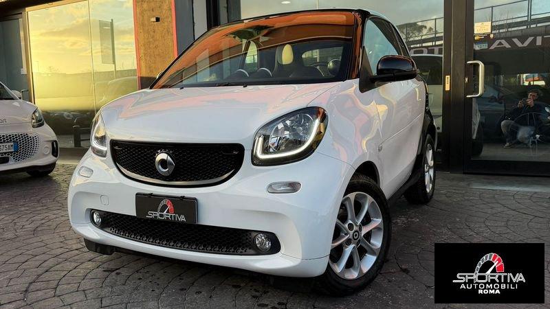 smart fortwo FARI LED TETTO PANORAMICO RATA MENSILE 133,00 fortwo 70 1.0 Passion