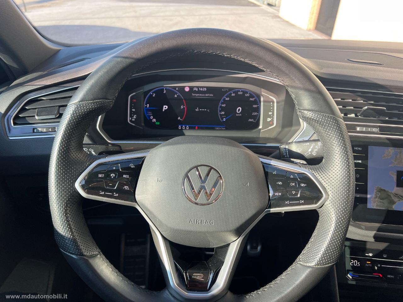 VOLKSWAGEN Tiguan 2.0 TDI 150CV SCR DSG R-Line TETTO CERCHI 20 NUOVO MODELLO