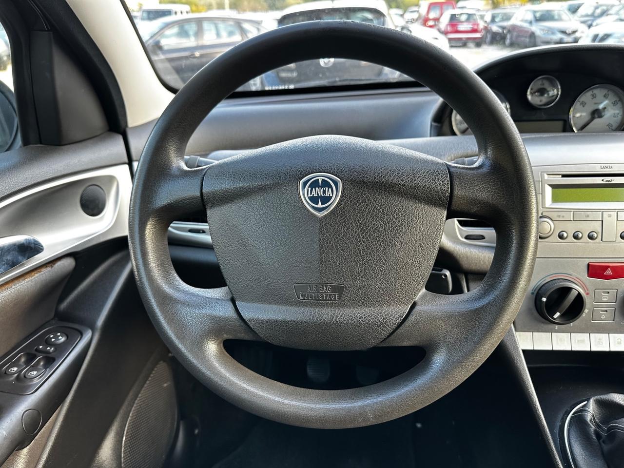Lancia Ypsilon 1.2 Modamilano