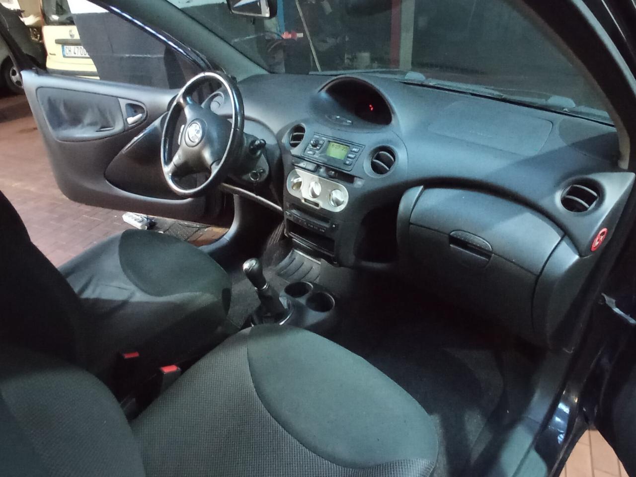 Toyota Yaris 1.3i 16V cat 3 porte Sol