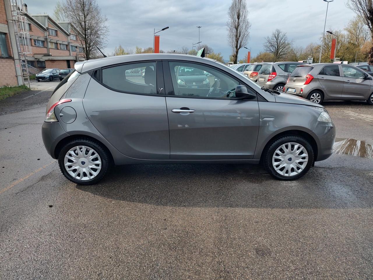 Lancia Ypsilon 1.2 69 CV 5 porte GPL Ecochic Silver, OK NEOPATENTATI, GARANZIA L.12 MESI