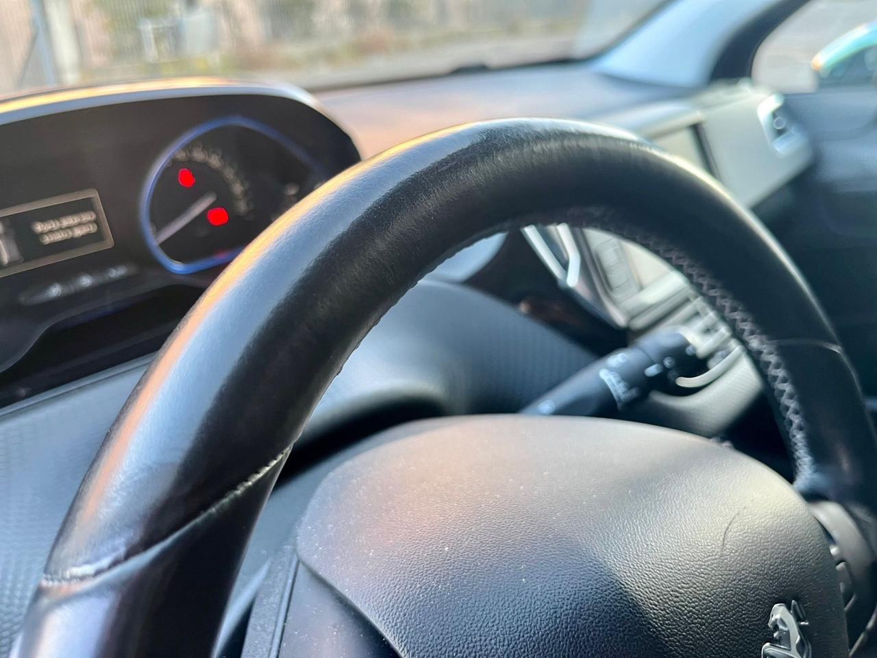 Peugeot 2008 1.6 e-HDi 2014 141.000km perfetta