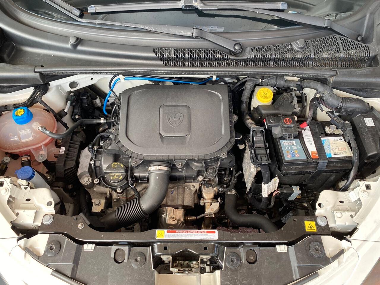 Lancia Ypsilon 1.0 Hybrid Silver