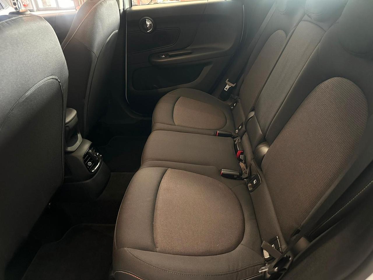Mini Cooper D Countryman 2.0 Business Automatica